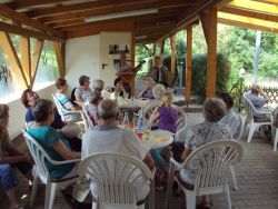Die Seniorenabteilung des Uhinger Gesangvereins zu Gast auf unserer Terasse